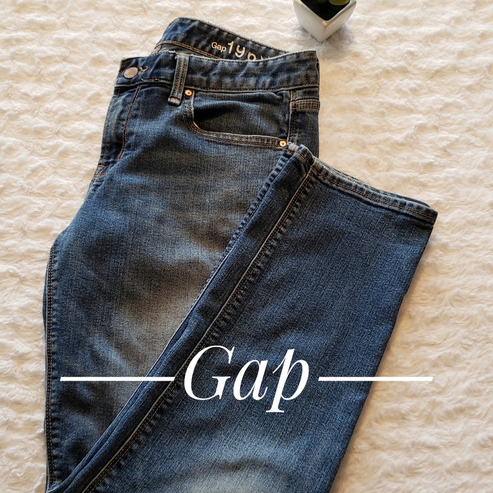 Gap women's 1969 real straight Jean's